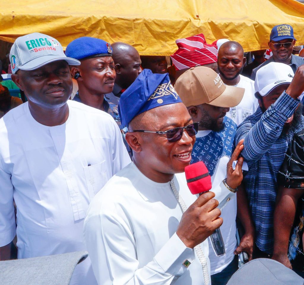 Joel Salifu addresses APC supporters at Itobe mobilisation meeting